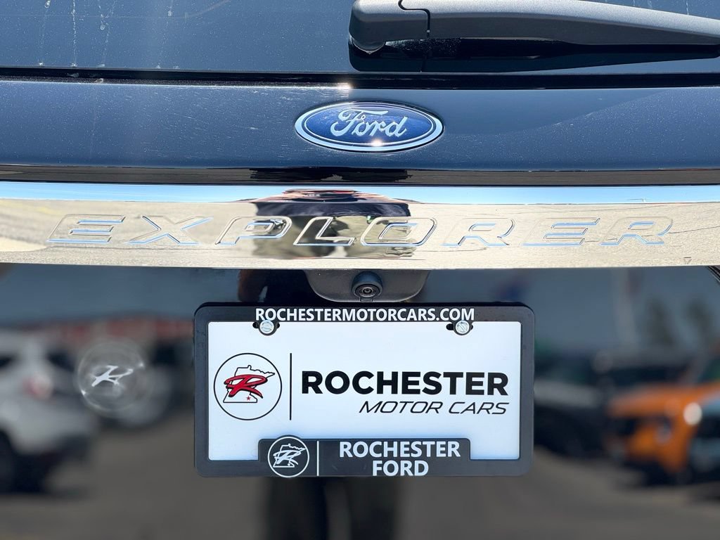 Certified 2023 Ford Explorer XLT w/ Equipment Group 202A AWD/4WD image 45