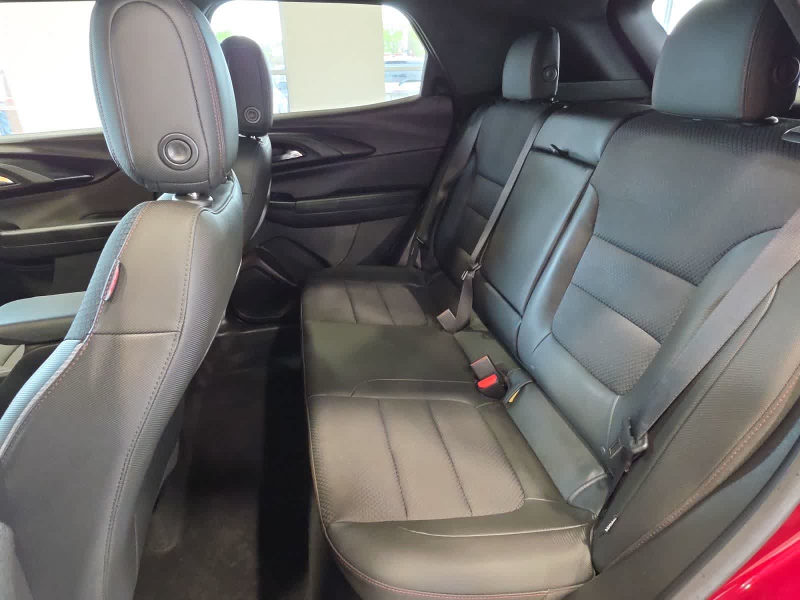 Used 2022 Chevrolet TrailBlazer RS w/ Technology Package FWD image 28