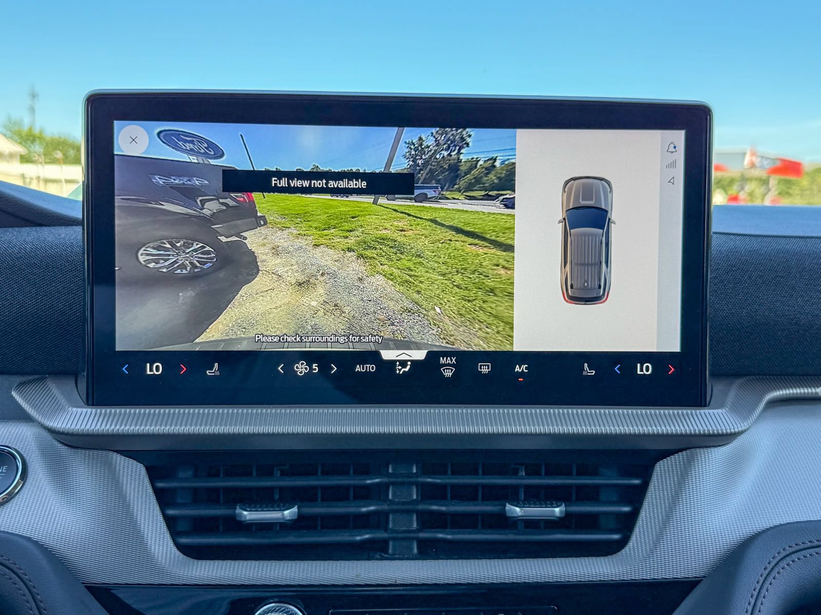 Certified 2025 Ford Explorer Active AWD/4WD image 24