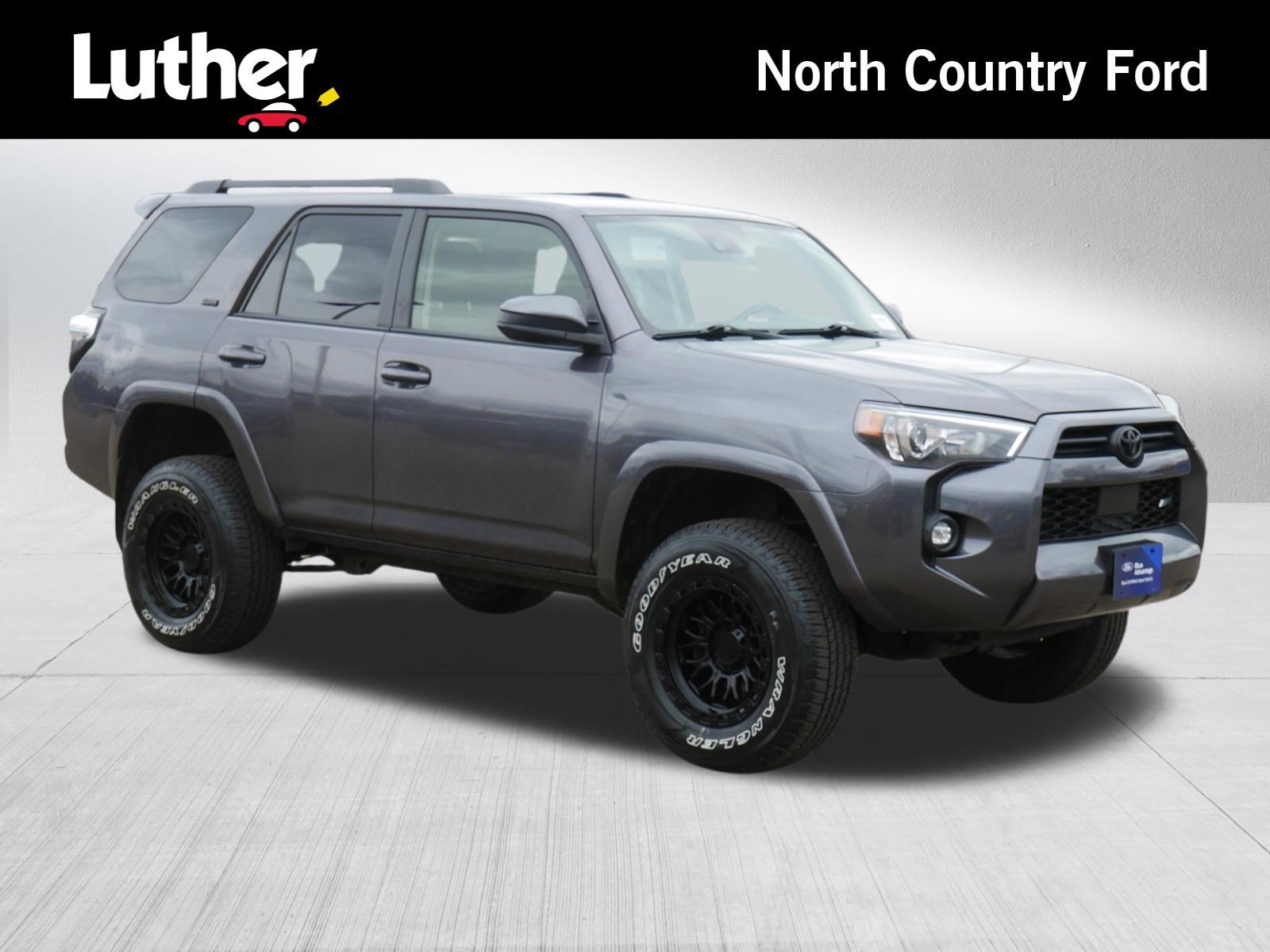 Used 2022 Toyota 4Runner SR5 AWD/4WD image 7
