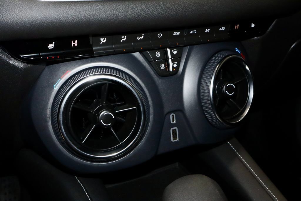 Used 2025 Chevrolet Blazer LT image 33