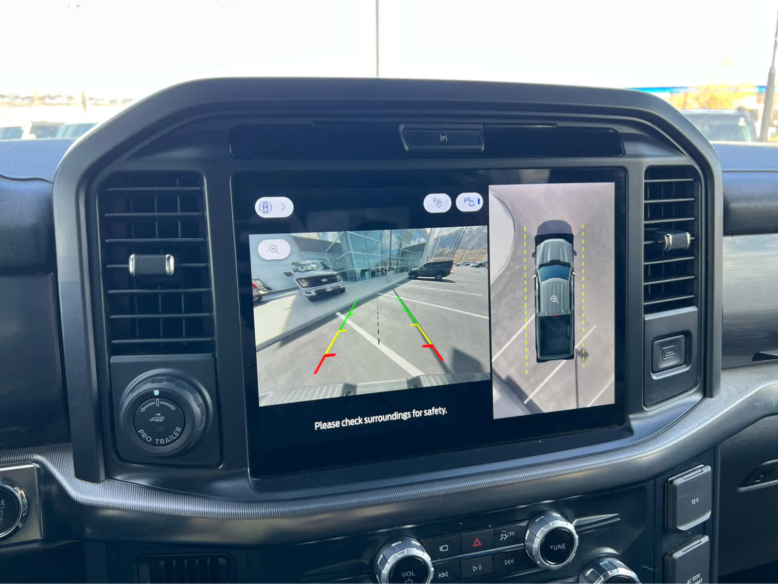 Certified 2025 Ford F150 Lariat image 40