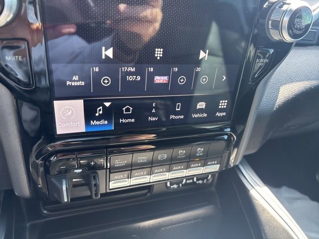Used 2022 RAM 3500 Laramie AWD/4WD image 26