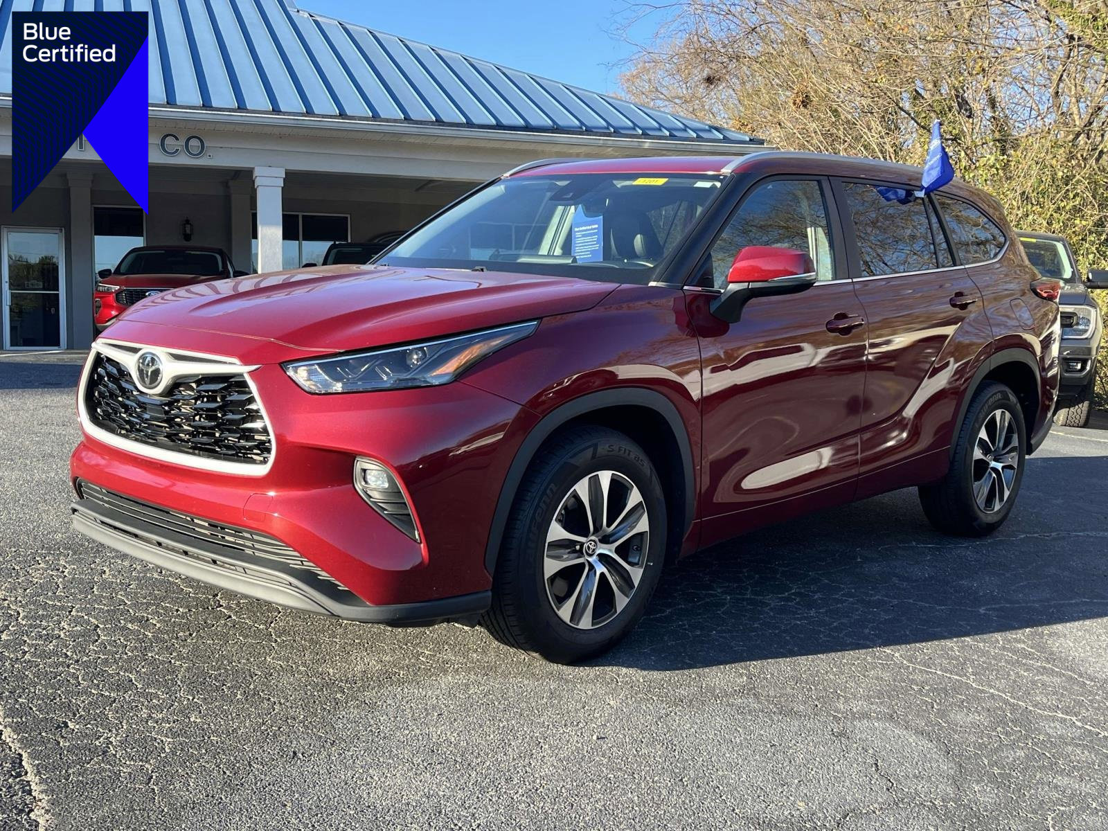 Used 2023 Toyota Highlander XLE image 1