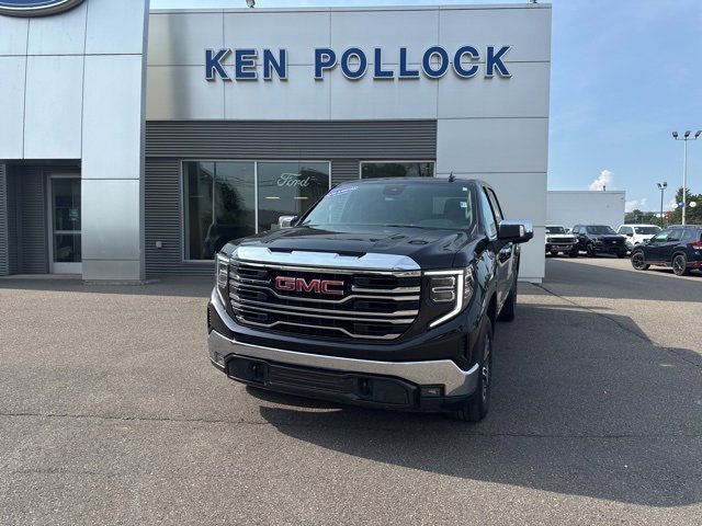 Used 2024 GMC Sierra 1500 SLT image 2