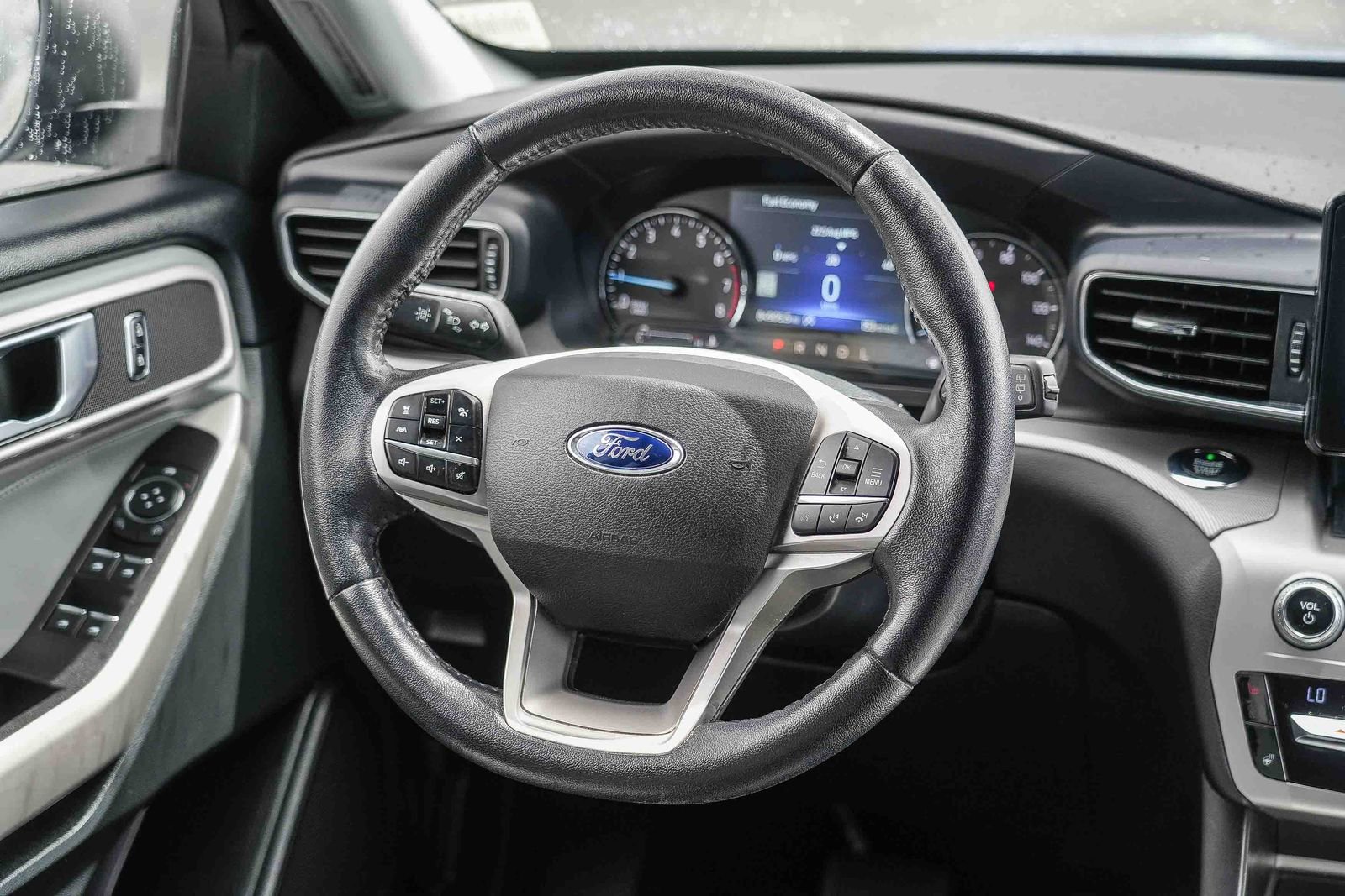 Certified 2021 Ford Explorer XLT w/ Equipment Group 202A image 15