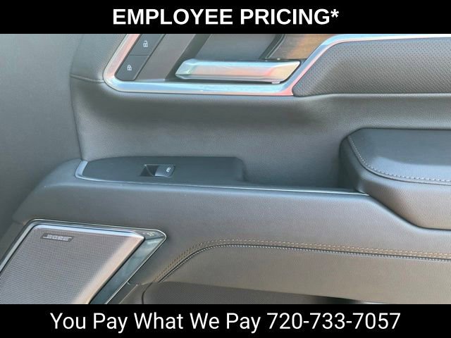 Used 2024 Chevrolet Silverado 2500 High Country w/ High Country Premium Package AWD/4WD image 28