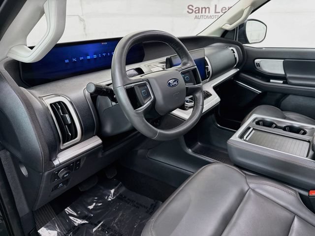 Certified 2025 Ford Expedition Active AWD/4WD image 9
