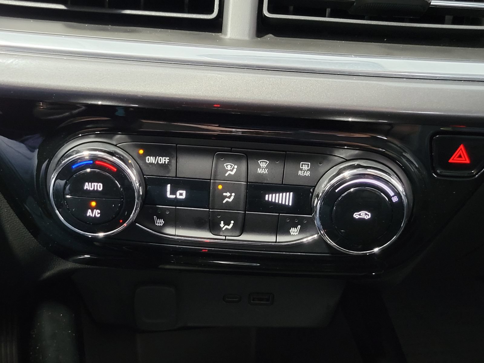 Used 2024 Chevrolet Trax ACTIV w/ Driver Confidence Package FWD image 21