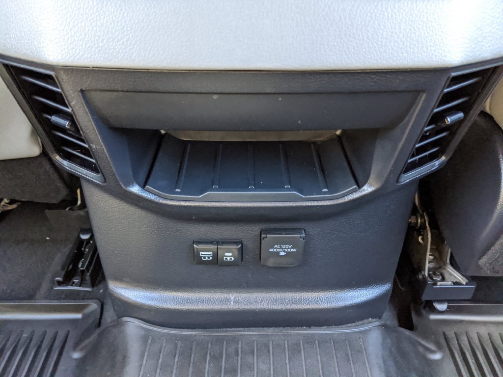 Used 2025 Toyota Tundra Limited AWD/4WD image 18