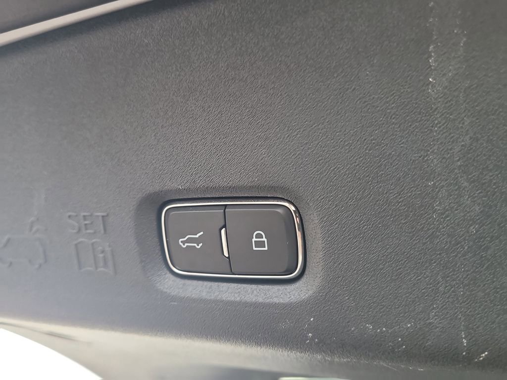 Certified 2025 Ford Expedition Platinum image 8