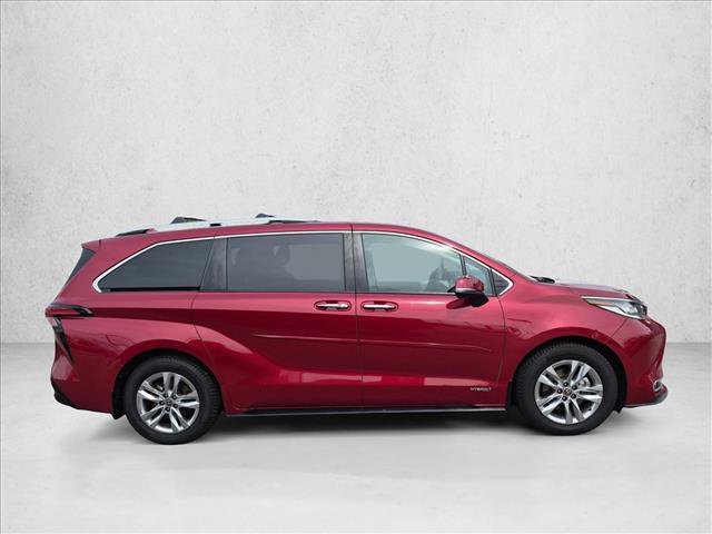 Used 2021 Toyota Sienna Limited AWD/4WD image 4