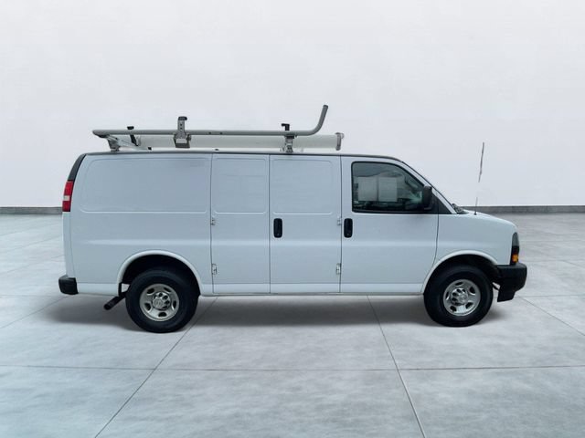 Used 2022 Chevrolet Express 2500 w/ Driver Convenience Package RWD image 9