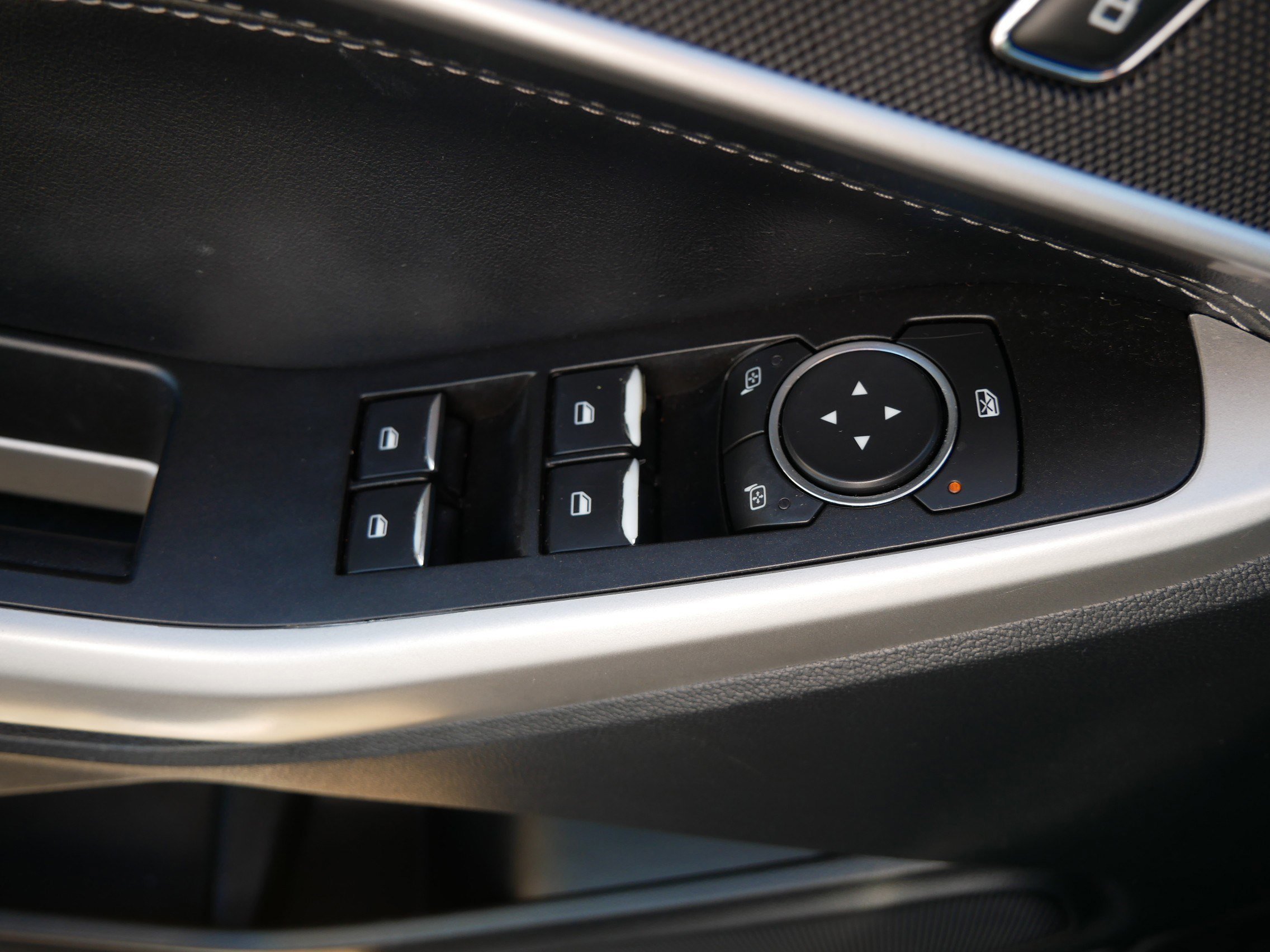 Certified 2022 Ford Explorer XLT w/ Equipment Group 202A image 20