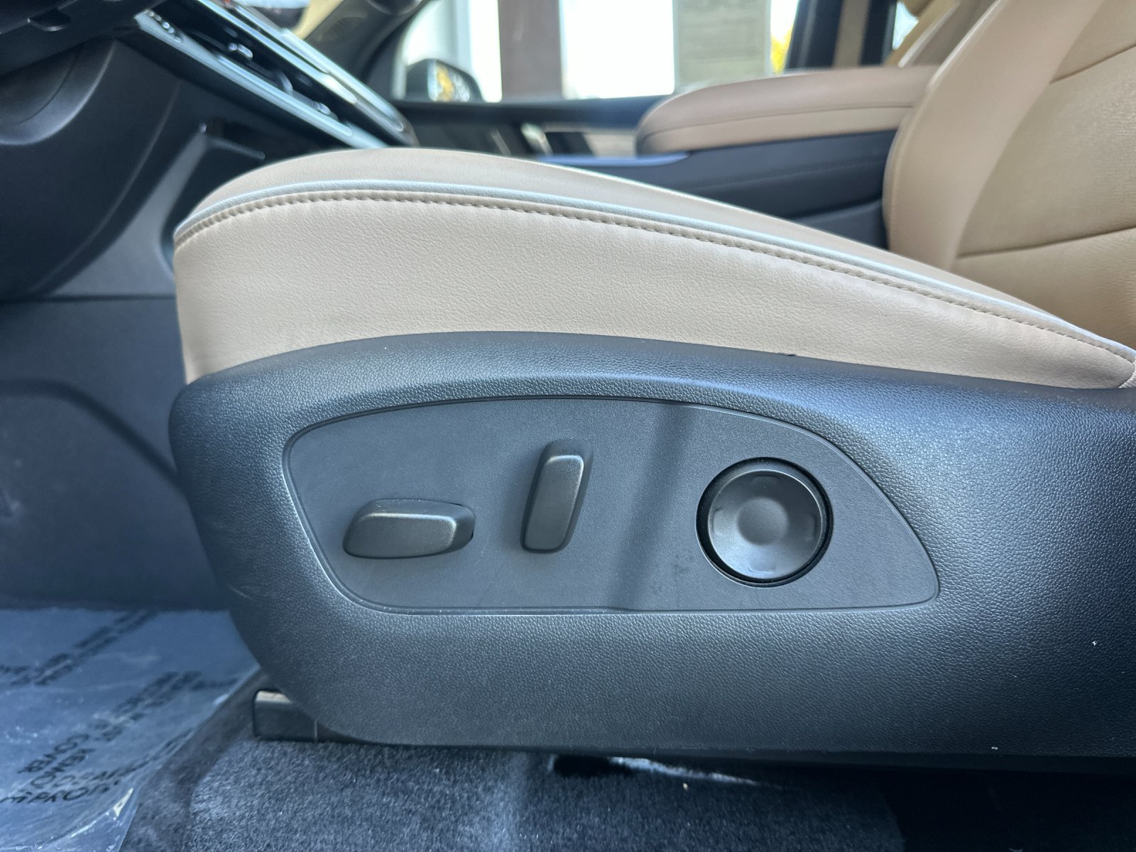 Used 2026 Buick Enclave Preferred w/ Power Package FWD image 12