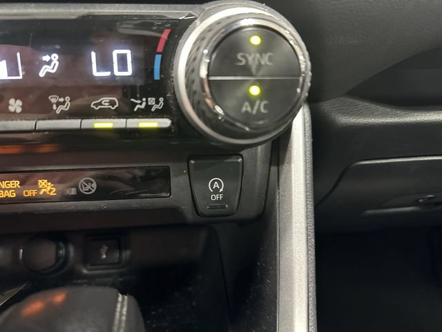 Used 2022 Toyota RAV4 XLE AWD/4WD image 30