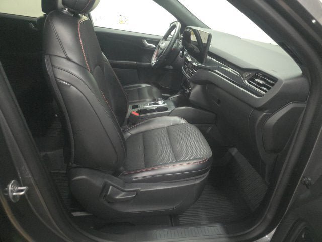 Certified 2024 Ford Escape ST-Line w/ Tech Pack #1 AWD/4WD image 3
