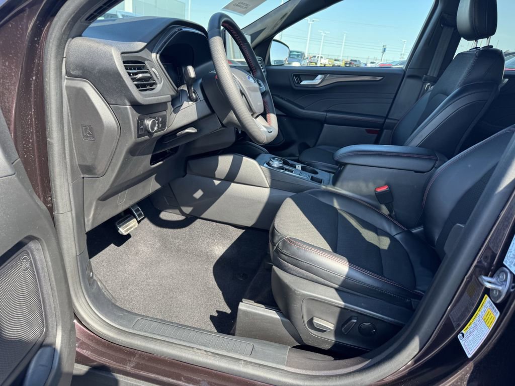 Certified 2023 Ford Escape ST-Line w/ Tech Pack #1 image 10