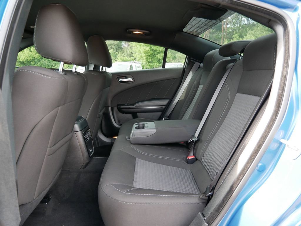 Used 2022 Dodge Charger SXT w/ Driver Convenience Group AWD/4WD image 11