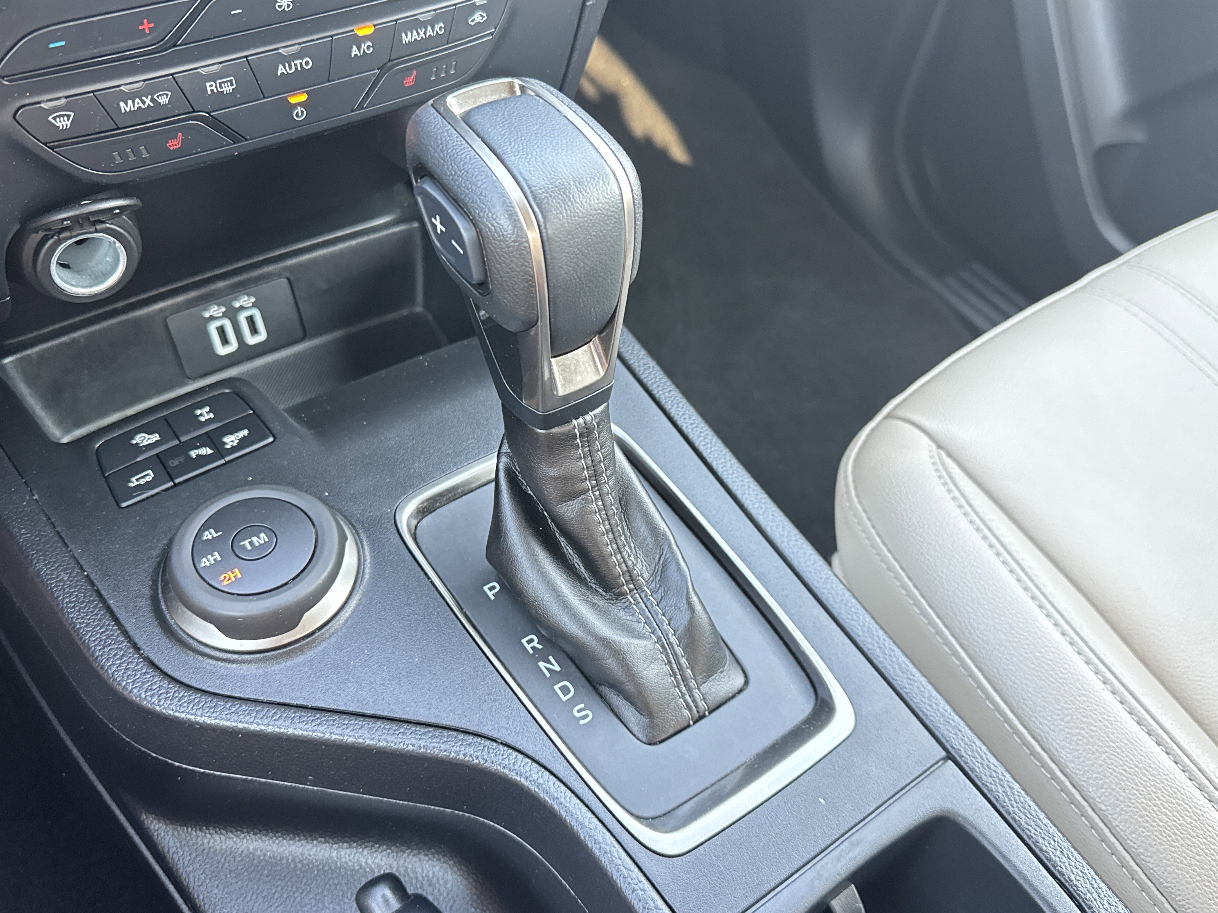 Certified 2023 Ford Ranger Lariat w/ Equipment Group 501A High image 23