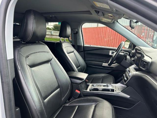 Certified 2022 Ford Explorer XLT w/ Equipment Group 202A AWD/4WD image 28