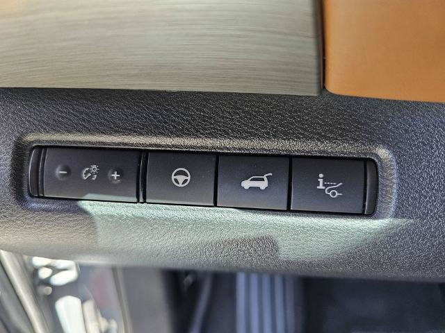 Used 2022 Nissan Pathfinder Platinum w/ Cargo Package FWD image 25