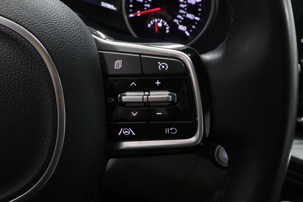 Used 2024 Kia Carnival LX image 29