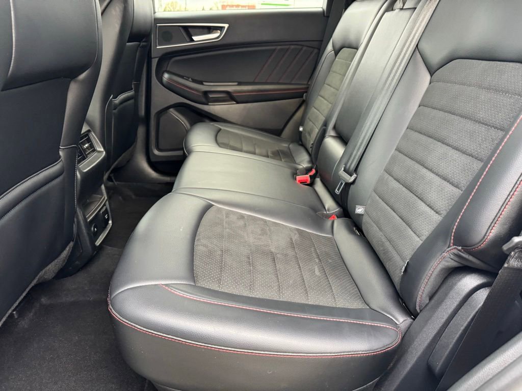 Certified 2024 Ford Edge ST-Line w/ Class II Trailer Tow Package AWD/4WD image 9