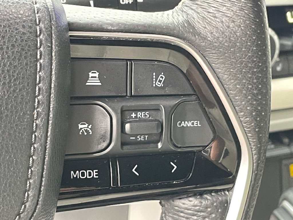 Used 2023 Toyota Sequoia Capstone AWD/4WD image 23