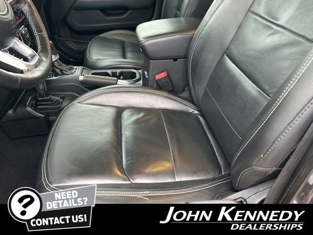 Used 2019 Jeep Wrangler Unlimited Sahara AWD/4WD image 18