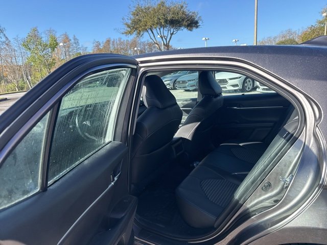 Used 2022 Toyota Camry SE w/ Carpet Mat Package (TMS) image 13