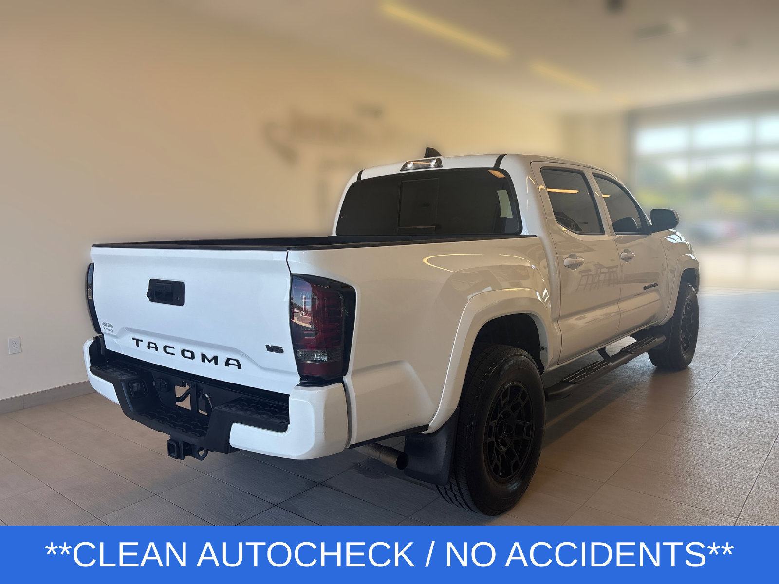 Used 2021 Toyota Tacoma TRD Sport RWD image 3