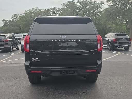 Certified 2025 Ford Expedition Active RWD image 4