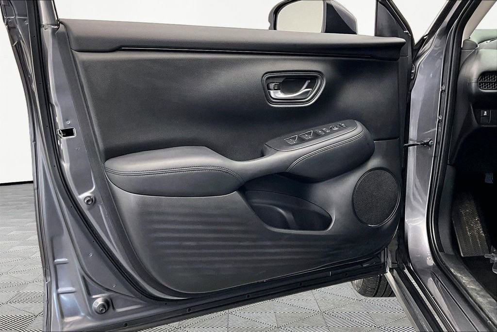 Used 2025 Honda HR-V LX image 23