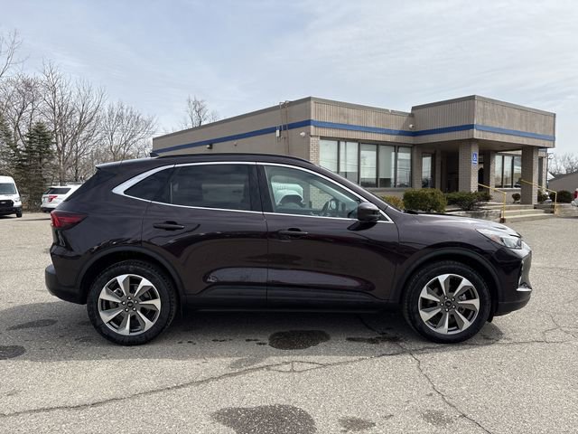 Certified 2023 Ford Escape Platinum image 2