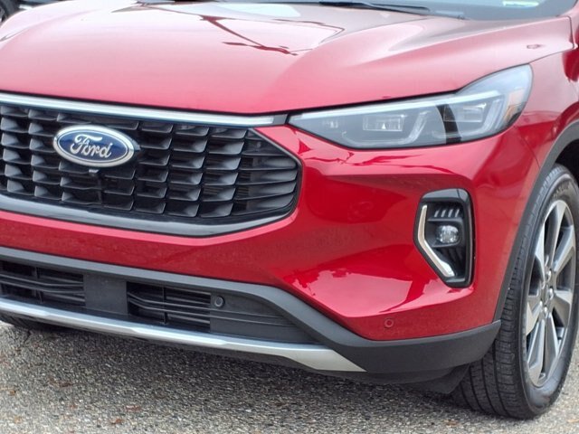 Certified 2023 Ford Escape Platinum AWD/4WD image 25