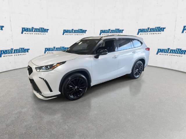 Used 2023 Toyota Highlander XSE FWD image 5