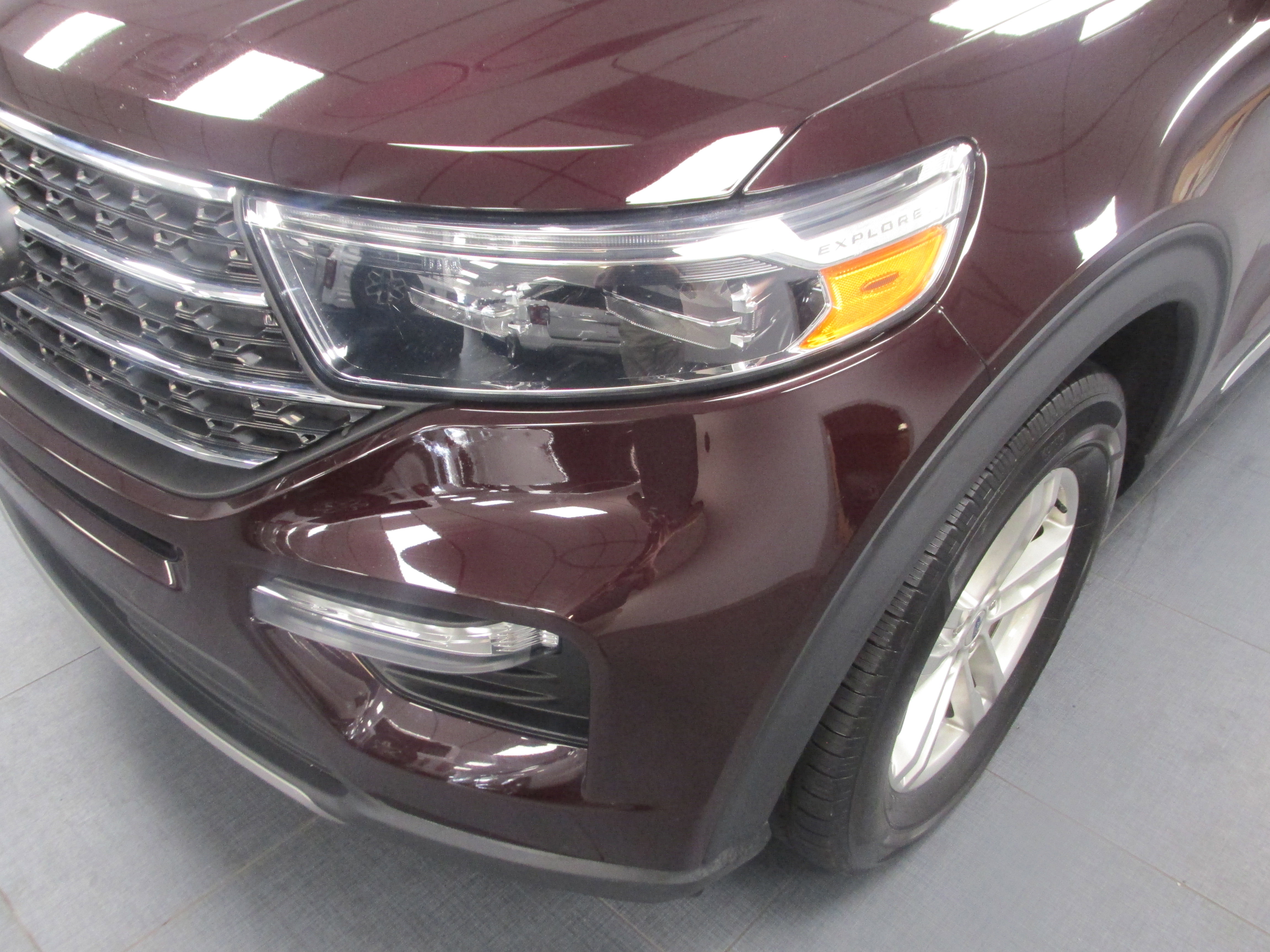 Certified 2023 Ford Explorer XLT w/ Equipment Group 202A AWD/4WD image 9