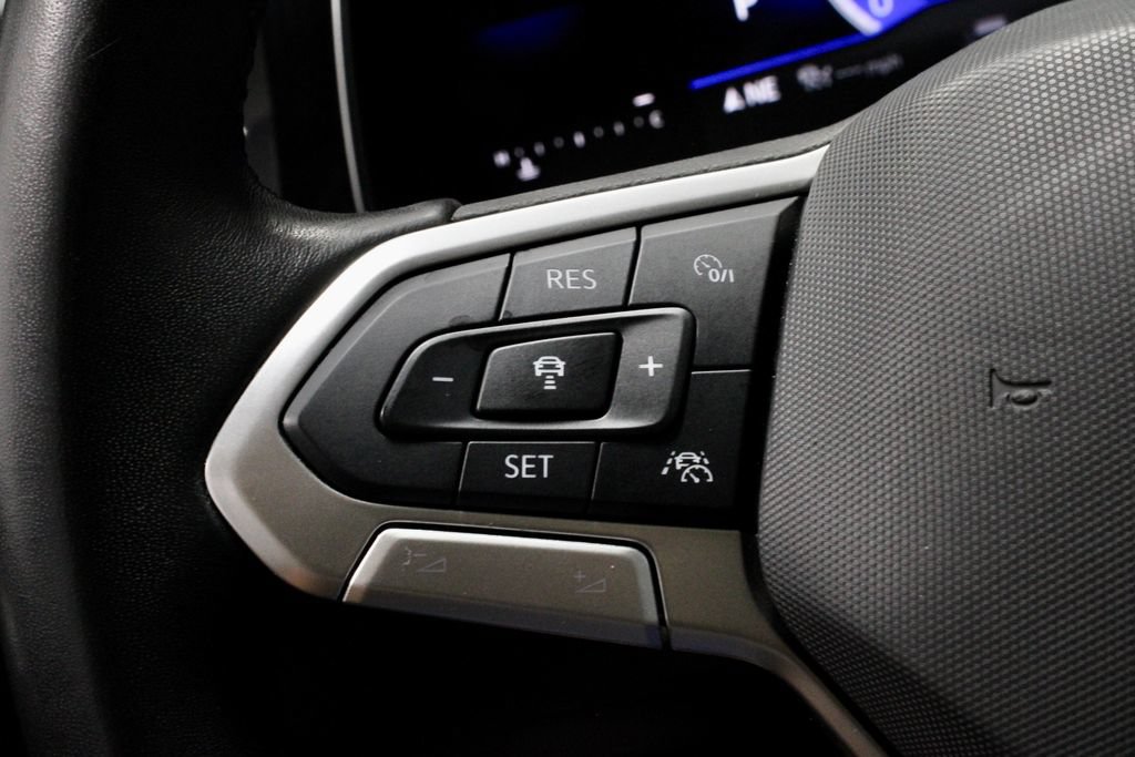 Used 2025 Volkswagen Jetta SE FWD image 26