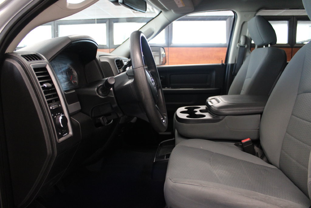 Used 2018 RAM 2500 Tradesman w/ Chrome Appearance Group AWD/4WD image 14