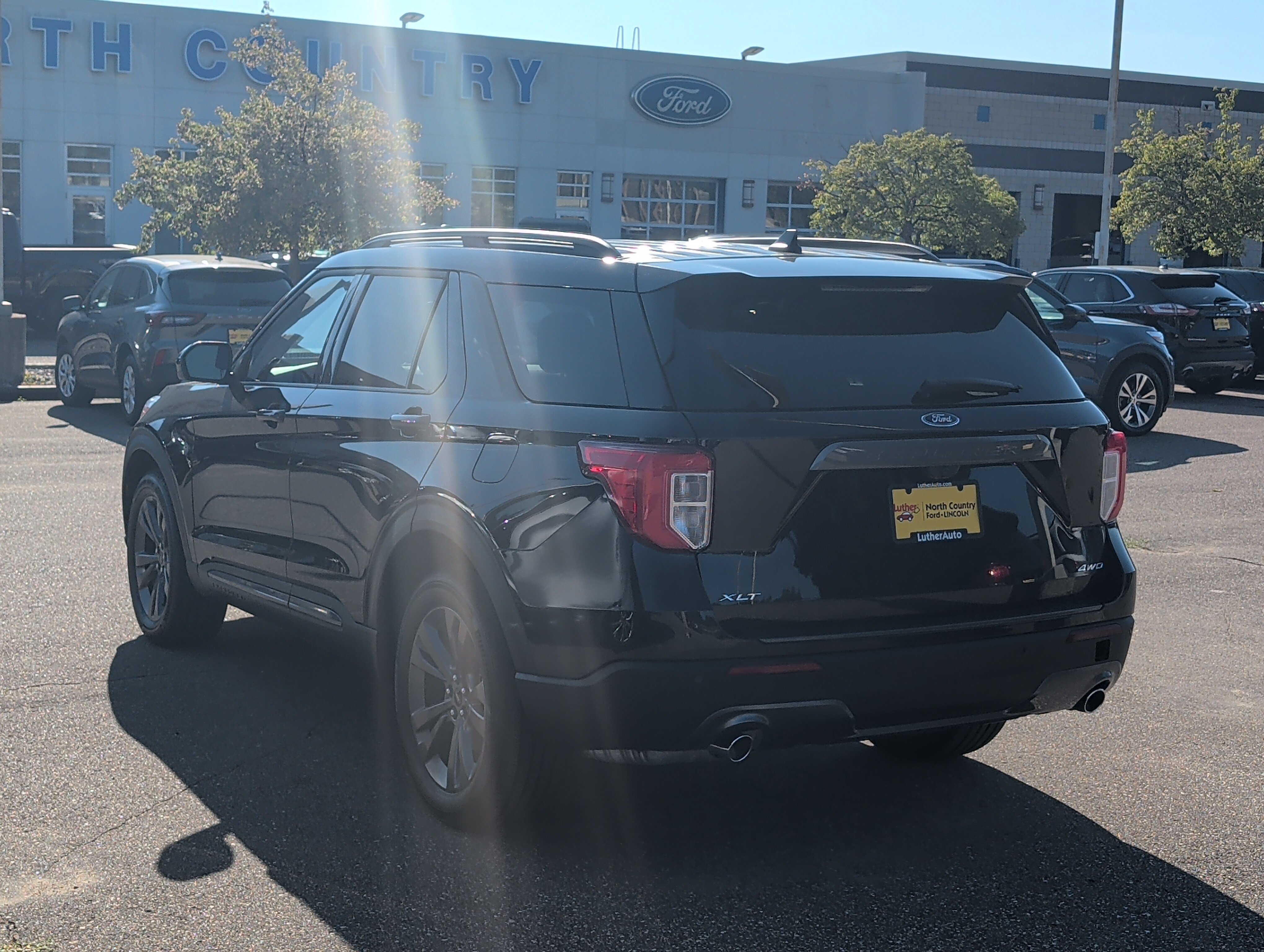Certified 2024 Ford Explorer XLT w/ Equipment Group 202A AWD/4WD image 4