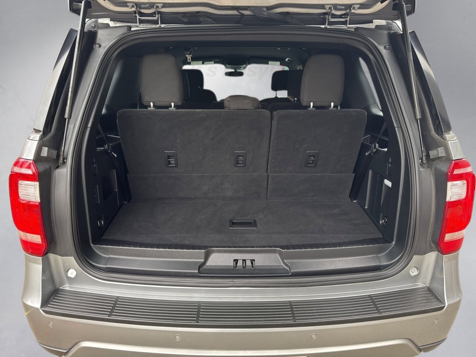 Certified 2021 Ford Expedition XLT image 26