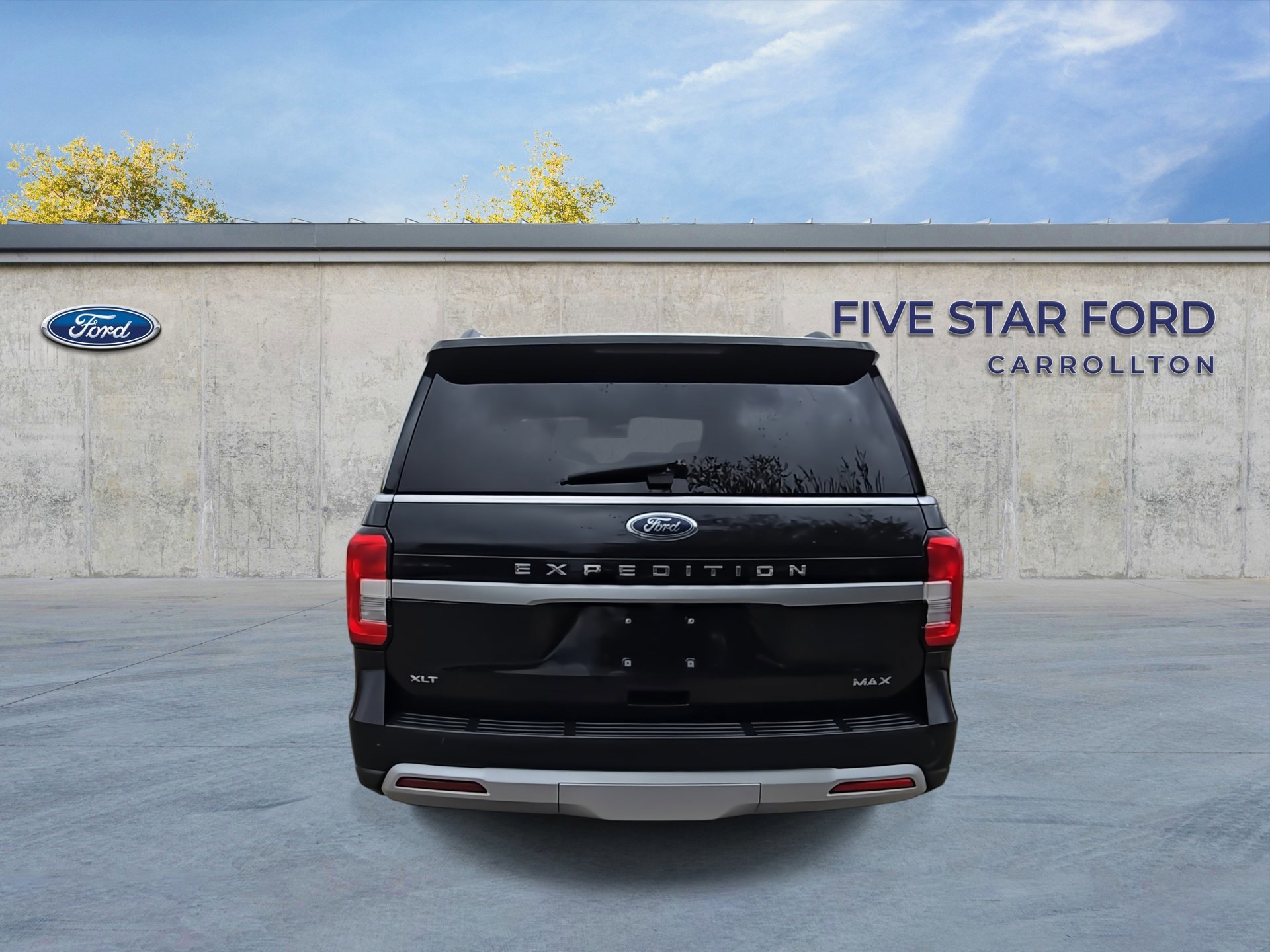 Certified 2024 Ford Expedition Max XLT image 4