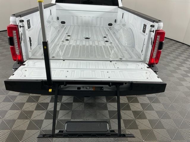 Certified 2025 Ford F450 Lariat w/ FX4 Off-Road Package AWD/4WD image 8