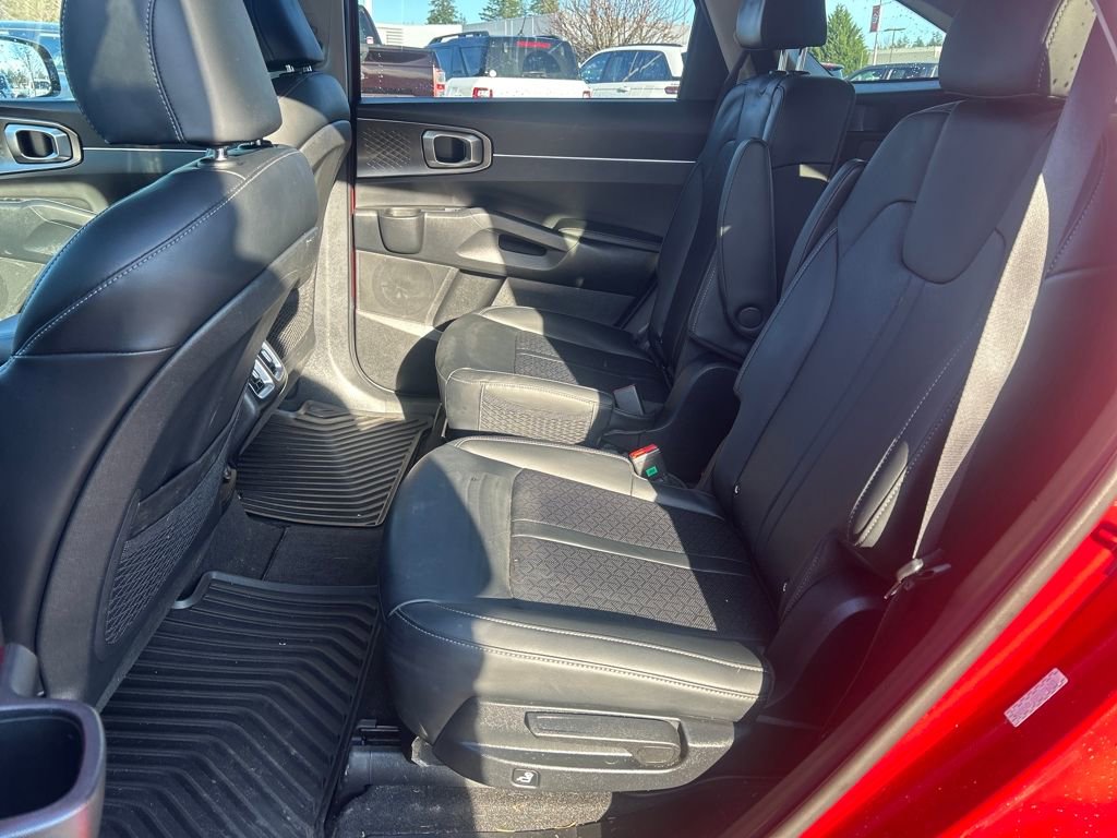 Used 2023 Kia Sorento EX image 9