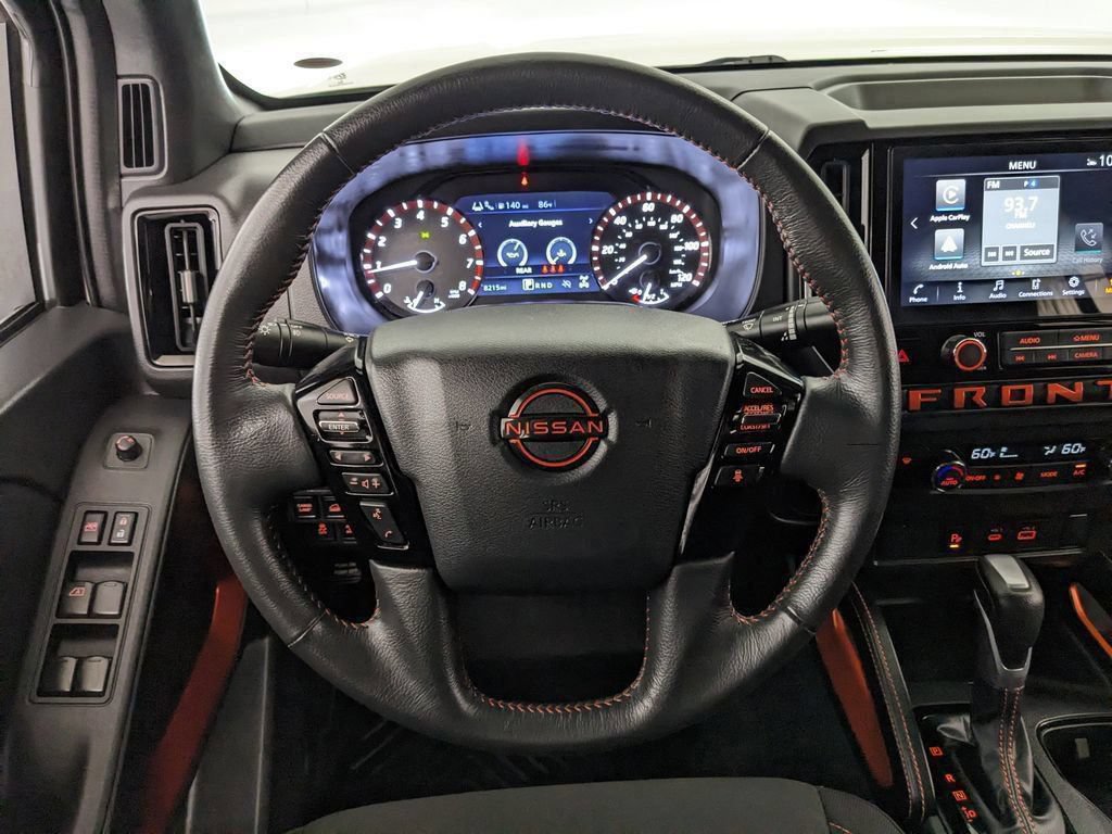 Used 2025 Nissan Frontier PRO-4X AWD/4WD image 11