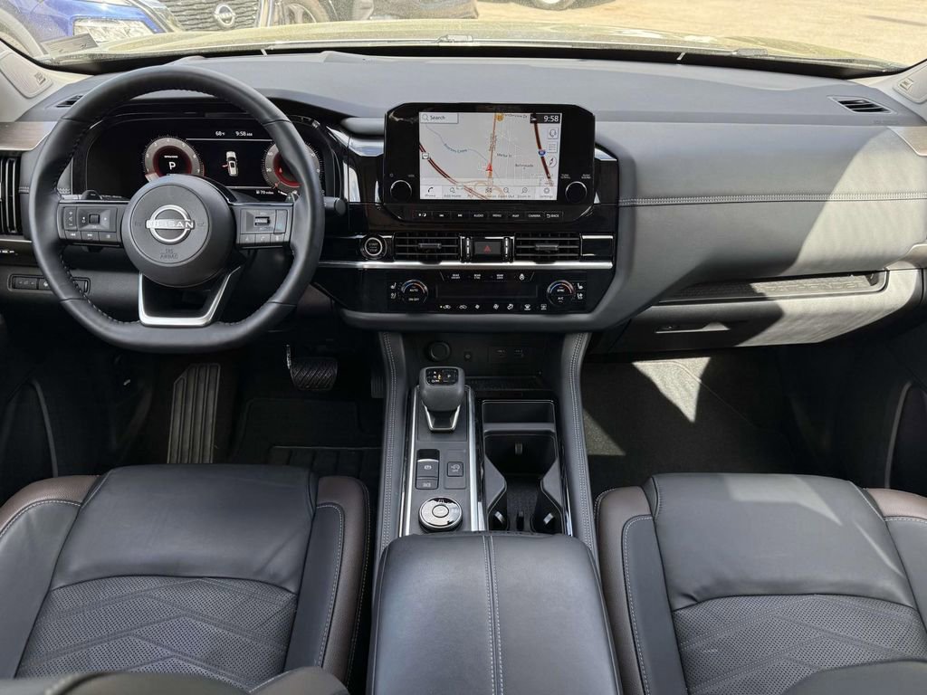 Used 2023 Nissan Pathfinder Platinum image 7