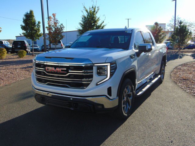 Used 2024 GMC Sierra 1500 SLT AWD/4WD image 9