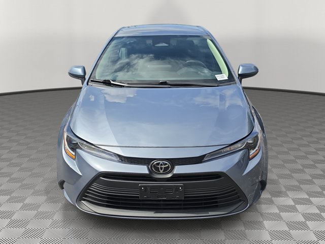 Used 2025 Toyota Corolla LE FWD image 2