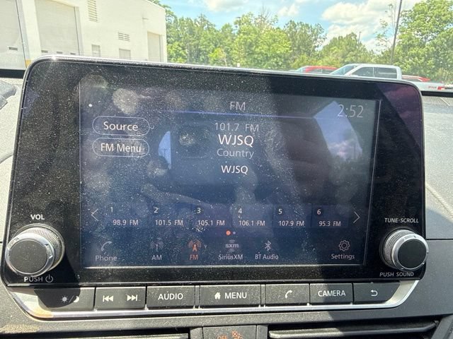 Used 2024 Nissan Altima 2.5 SV FWD image 29